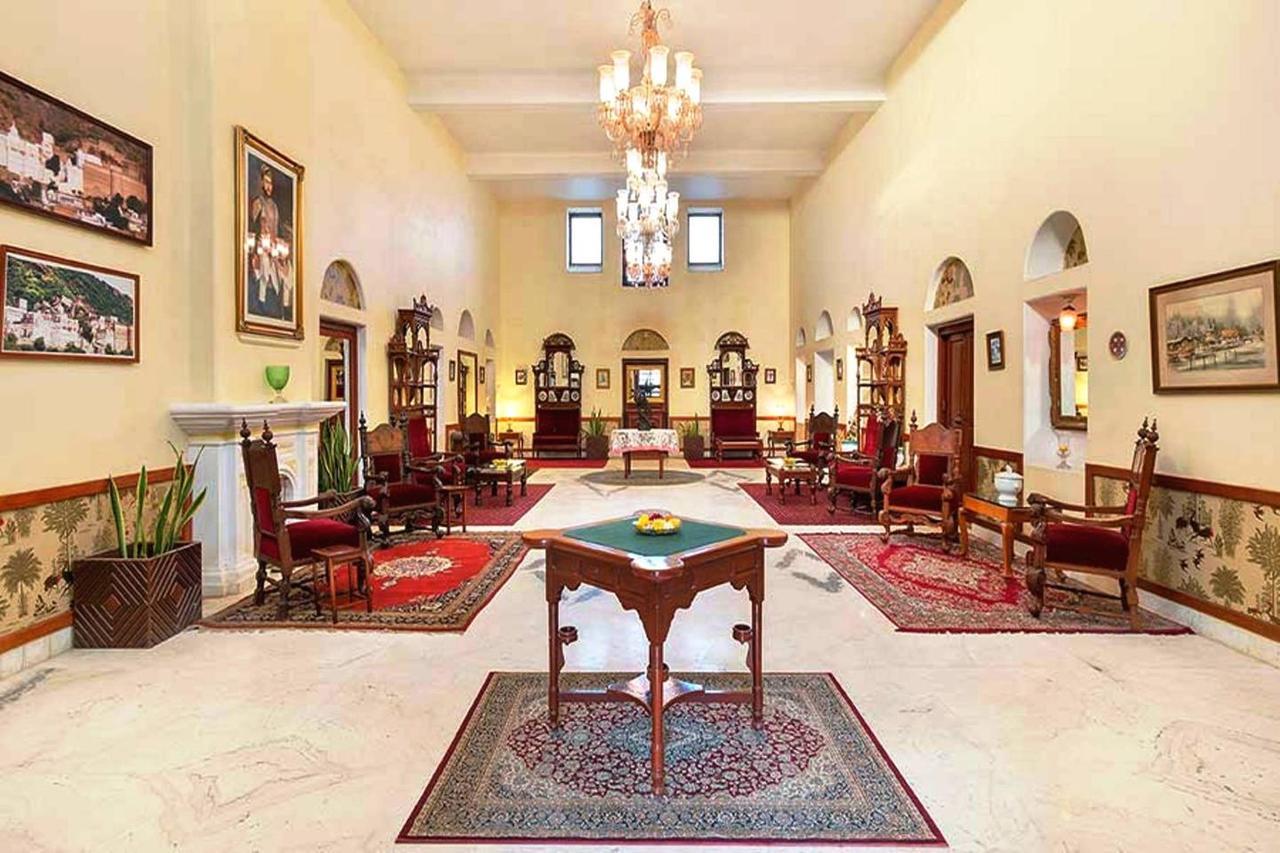 Kesar Bhawan Palace Abu Zewnętrze zdjęcie