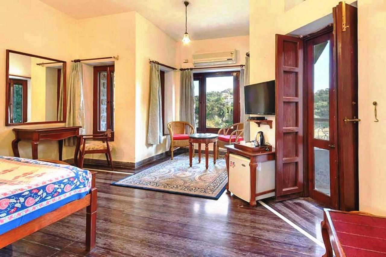 Kesar Bhawan Palace Abu Zewnętrze zdjęcie