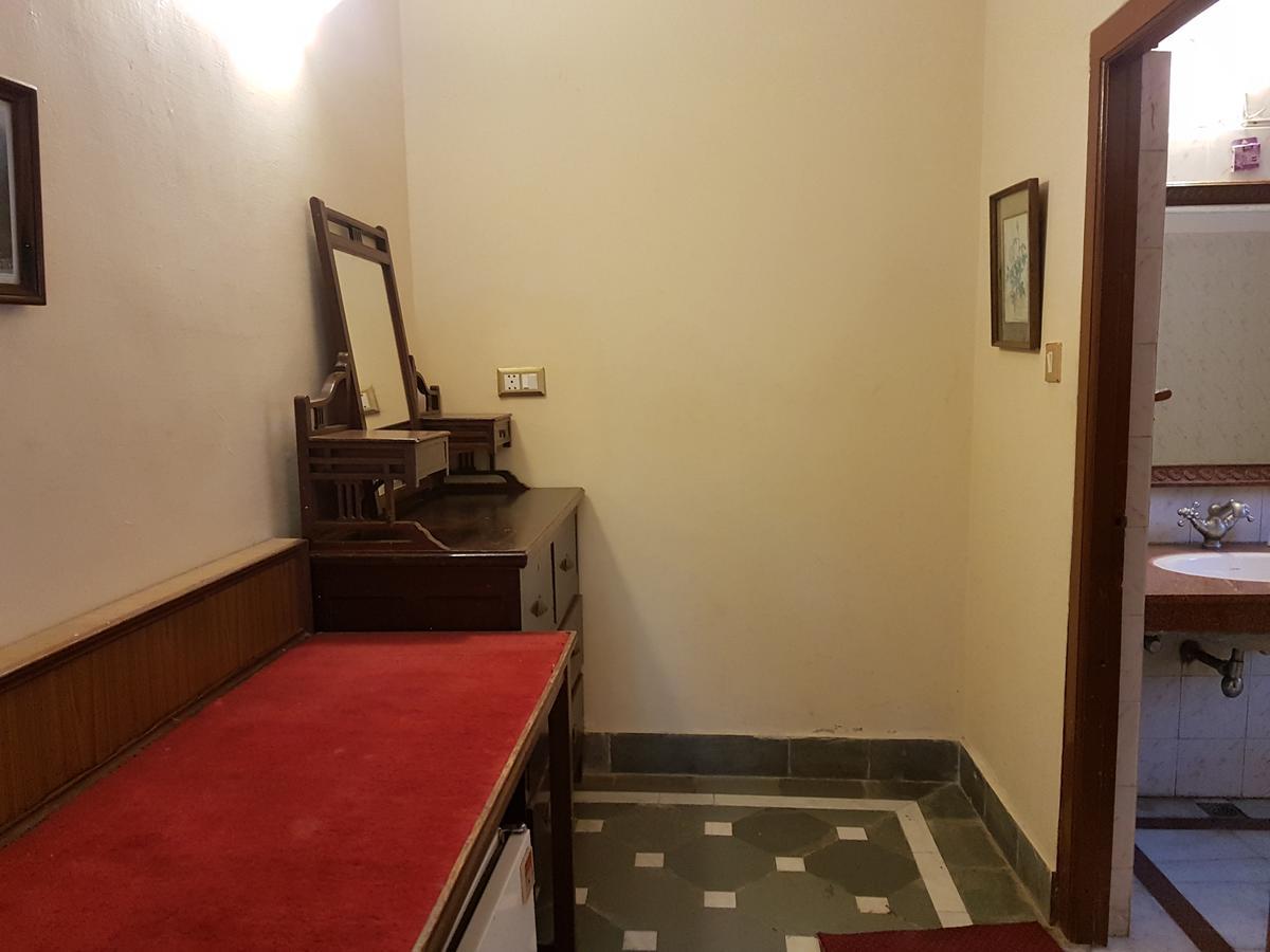 Kesar Bhawan Palace Abu Zewnętrze zdjęcie