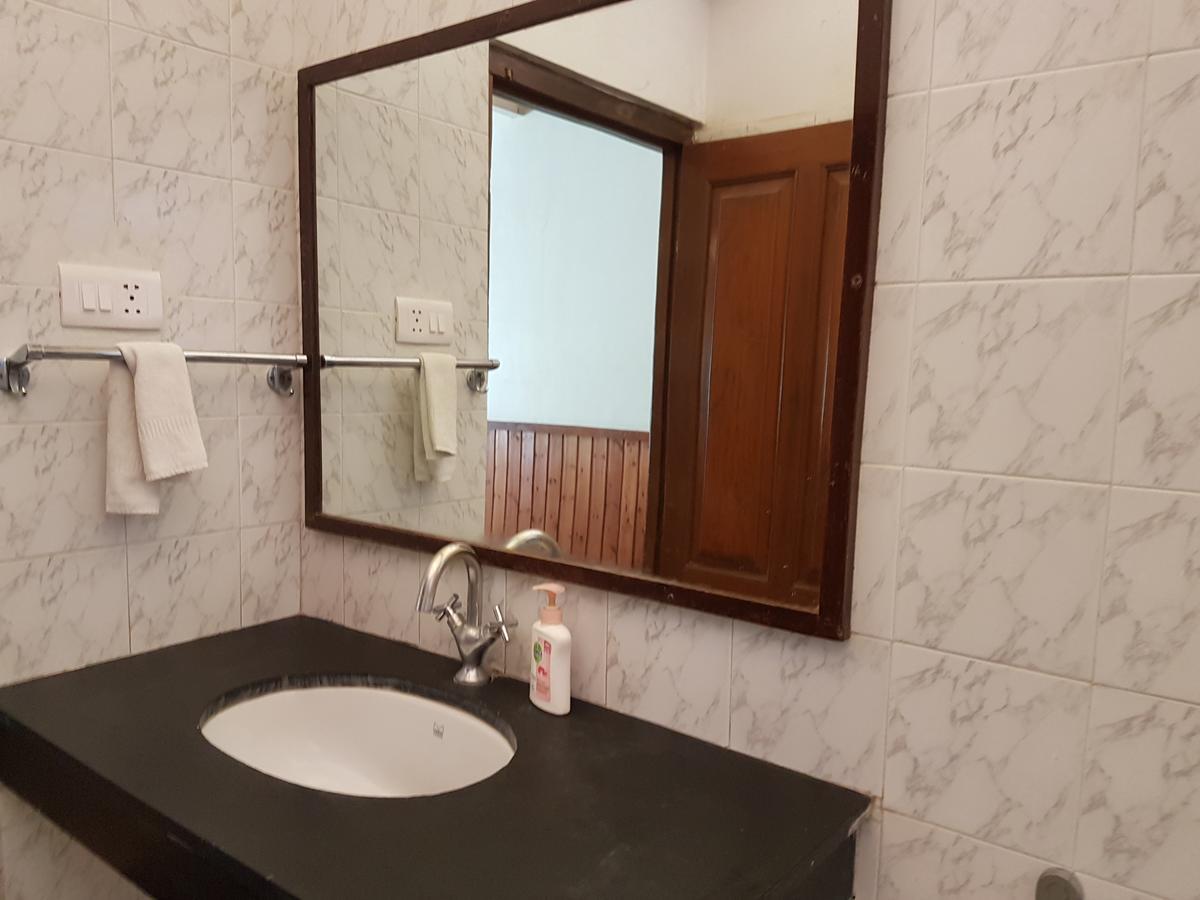 Kesar Bhawan Palace Abu Zewnętrze zdjęcie
