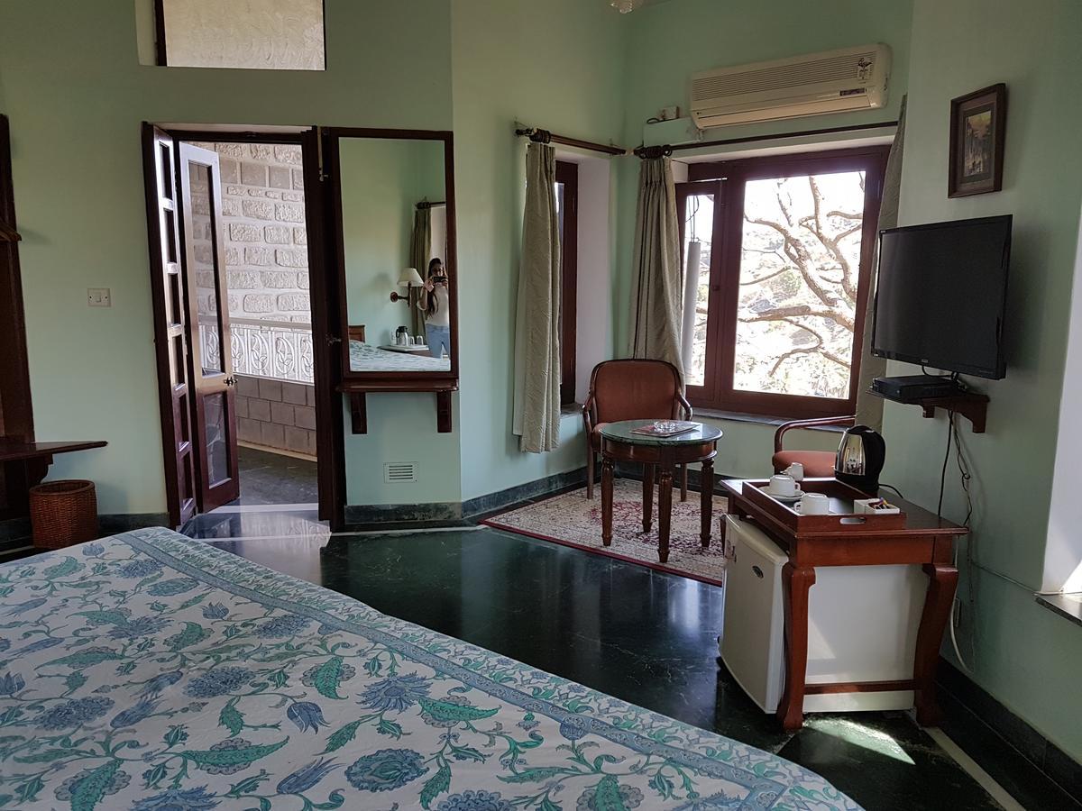 Kesar Bhawan Palace Abu Zewnętrze zdjęcie